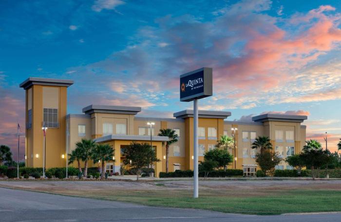 la quinta inn and suites by wyndham jourdanton pleasanton