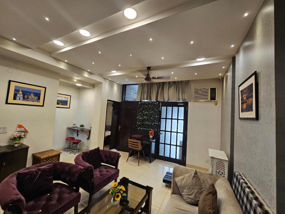 deer park luxury homestay safdarjang enclave