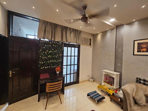 deer park luxury homestay safdarjang enclave