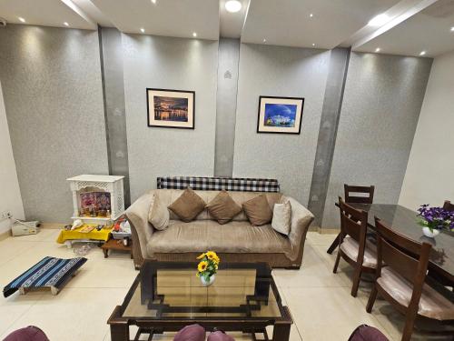 deer park luxury homestay safdarjang enclave
