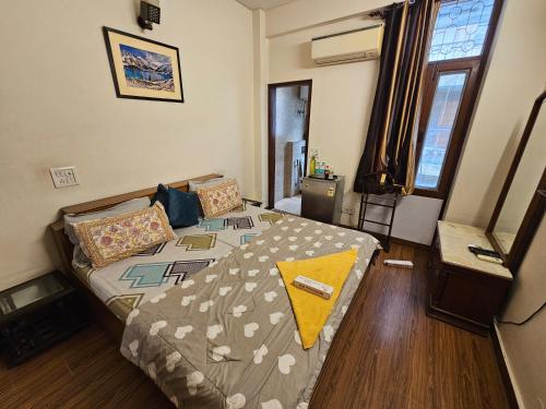 deer park luxury homestay safdarjang enclave