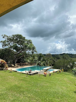 gatun lake lodge
