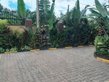 mbale emperors motel