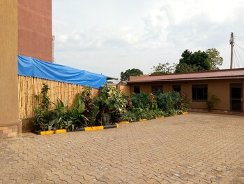 mbale emperors motel