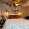 la vie en rose hotel