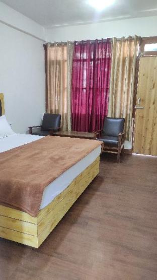 The Prasher Lodge , Mall Road Manali,,3 star