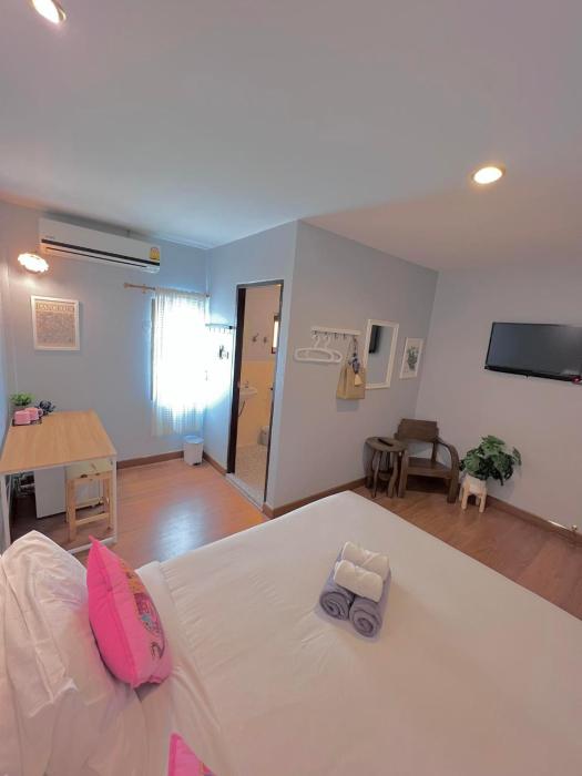 chiang mai walking street home