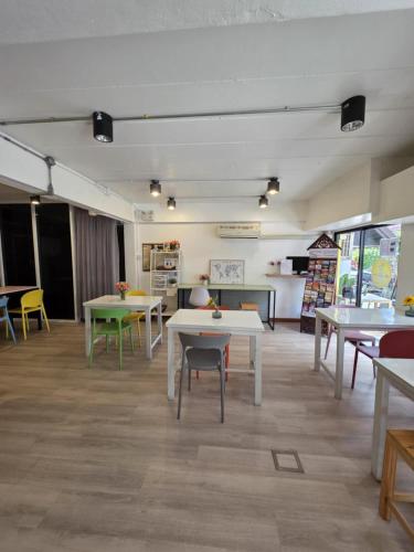 chiang mai walking street home