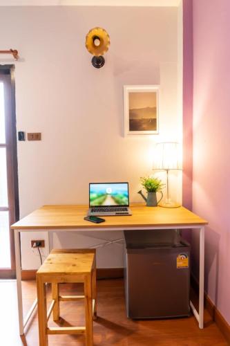 chiang mai walking street home