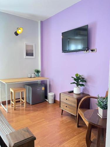 chiang mai walking street home