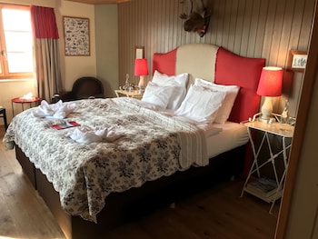 hamilton lodge and spa