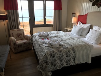 hamilton lodge and spa