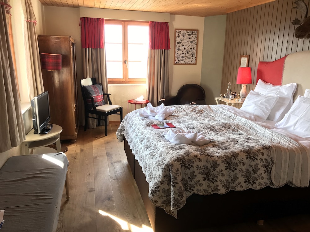 hamilton lodge and spa