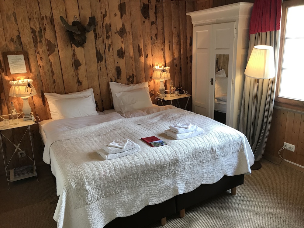 hamilton lodge and spa