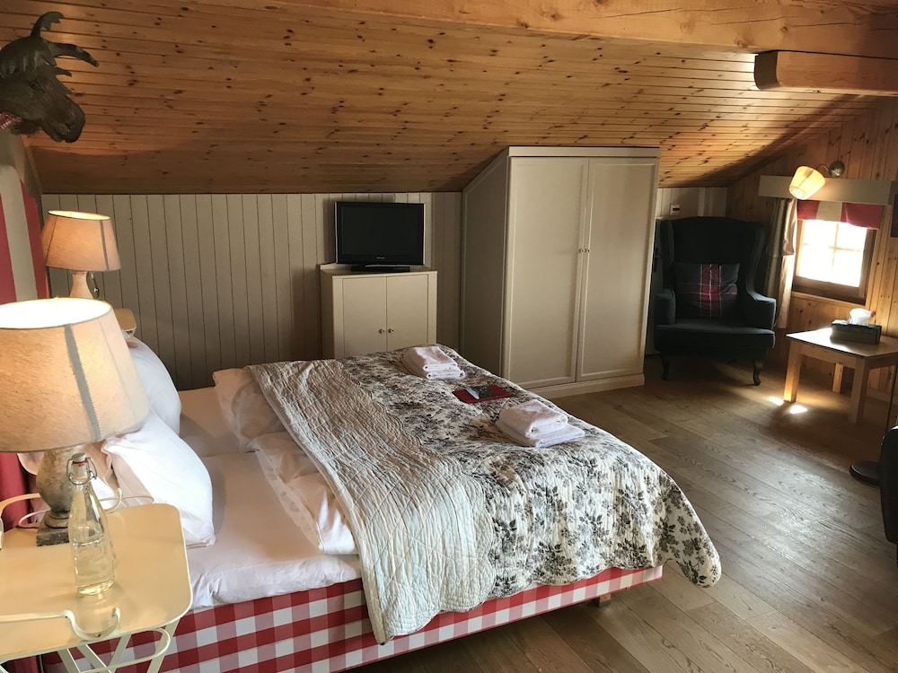 hamilton lodge and spa