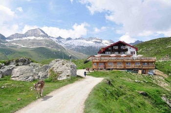 hamilton lodge and spa