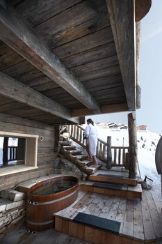 hamilton lodge and spa