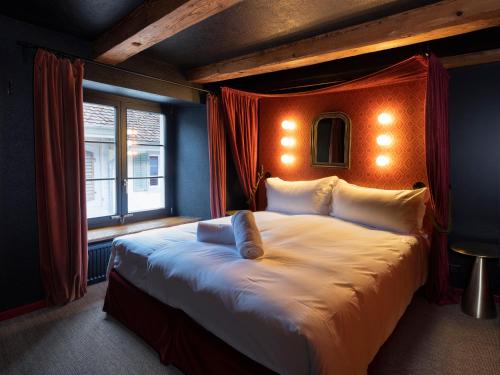 peanut medieval lodge