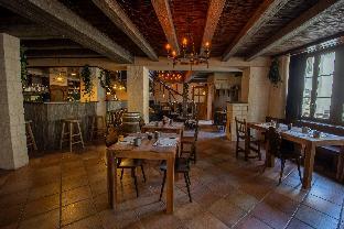 peanut medieval lodge