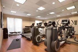 comfort suites milwaukee west