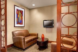 comfort suites milwaukee west