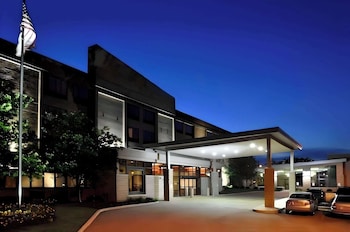 Comfort Suites Milwaukee West,Wauwatosa>>Milwaukee,3 star