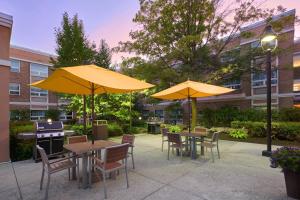 towneplace suites by marriott mississauga arpt corp ctr