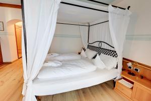 leading relax hotel maria
