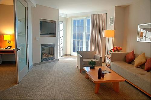 intercontinental the clement monterey by ihg