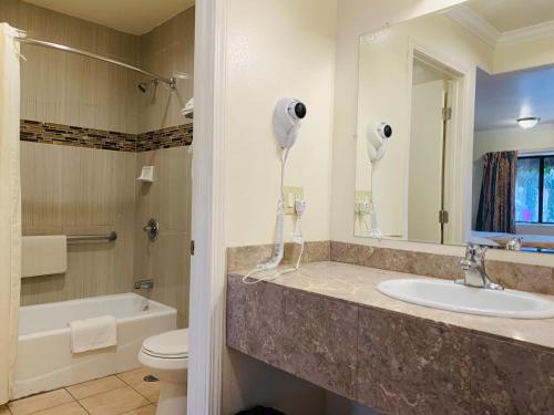 Monterey Oceanside Inn,California>>Monterey,2 star
