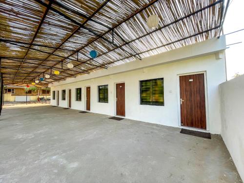 oyo 28471 resort farm vila