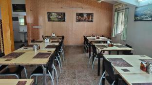 Oyo 28471 Resort Farm Vila,,3 star