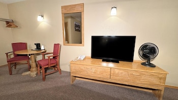 youngs motel