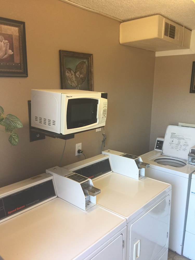 park avenue inn and suites