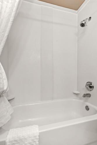 surestay plus hotel by best western portland route 52 west