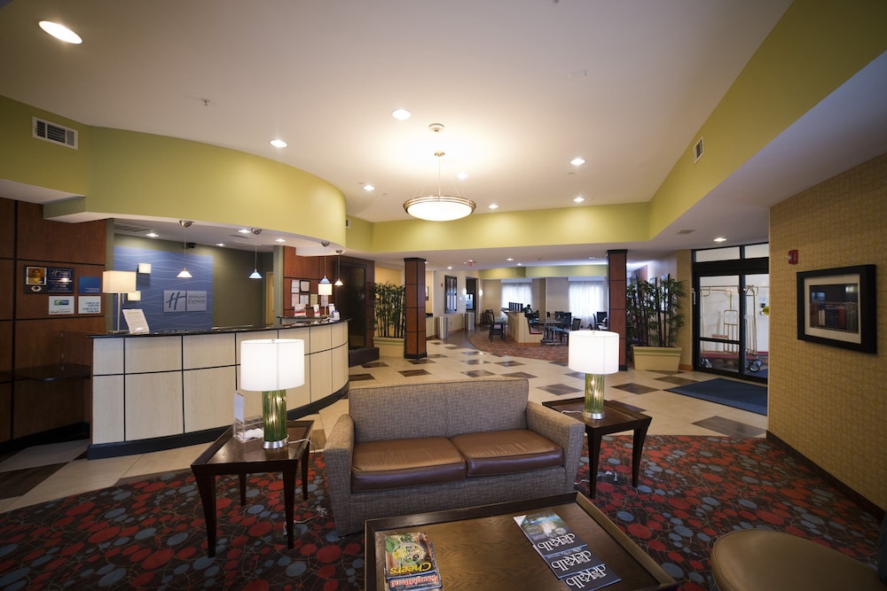 holiday inn express and suites atlanta east lithon