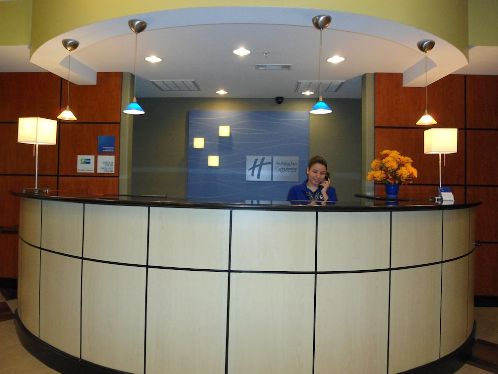 holiday inn express and suites atlanta east lithon