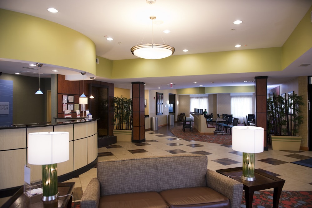 holiday inn express and suites atlanta east lithon