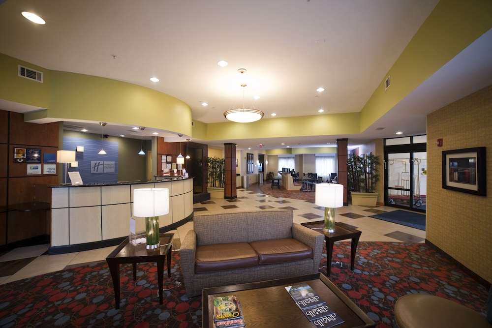 holiday inn express and suites atlanta east lithon