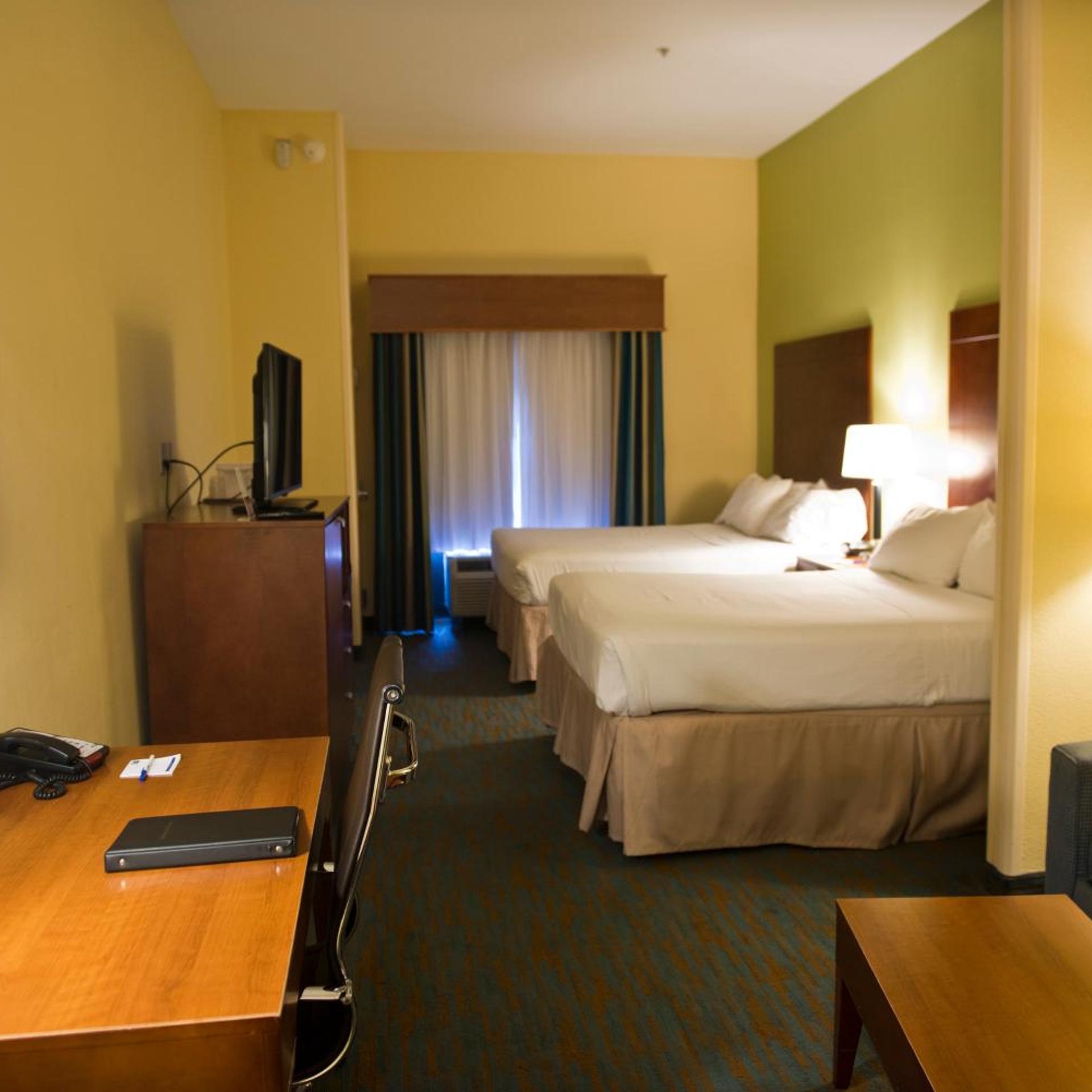 holiday inn express and suites atlanta east lithon