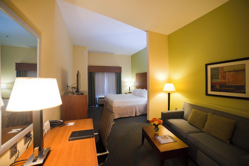 holiday inn express and suites atlanta east lithon