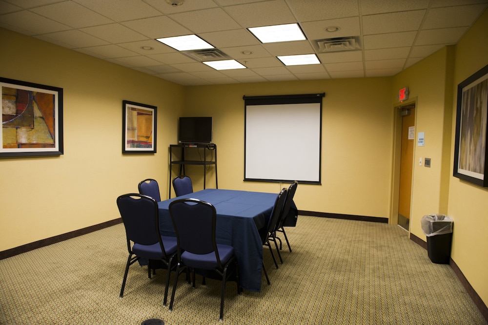 holiday inn express and suites atlanta east lithon
