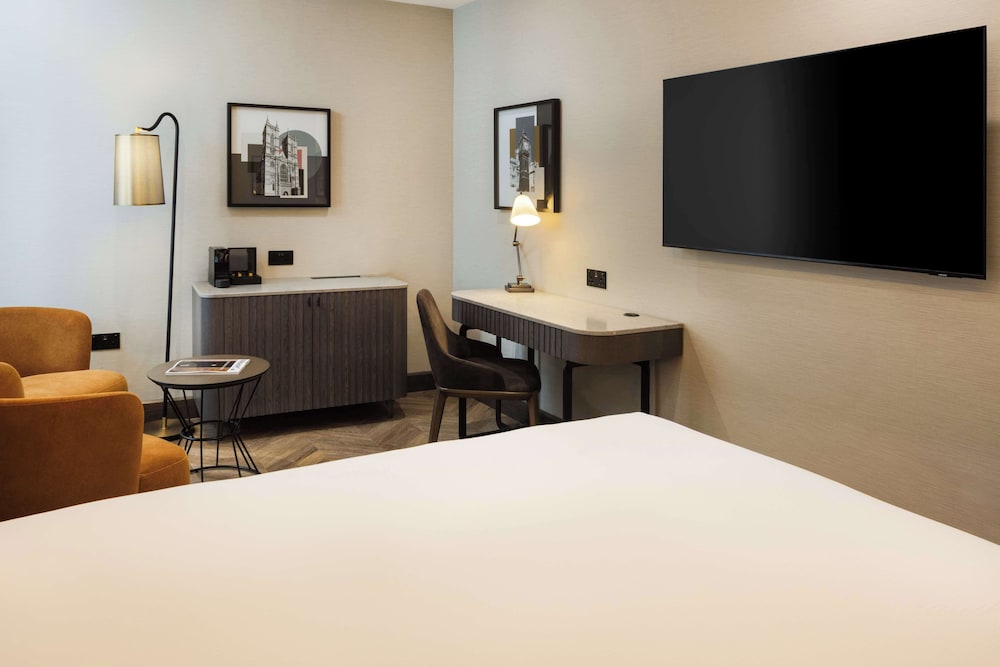 doubletree by hilton london victoria