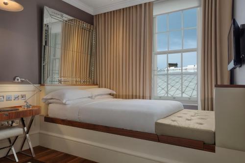 Great Northern Hotel, A Tribute Portfolio Hotel, London,North London>>London,5 star