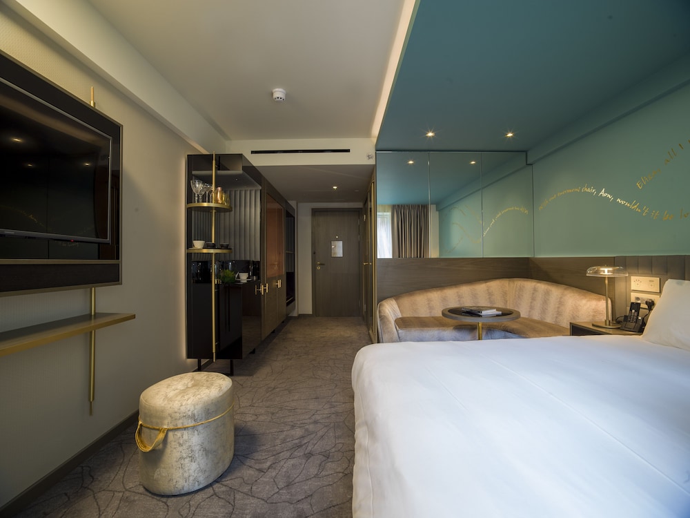 middle eight covent garden preferred hotels and resorts