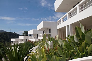 the resort bayview hotel