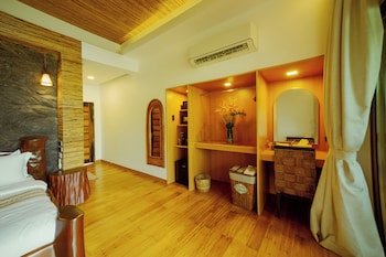 the resort bayview hotel