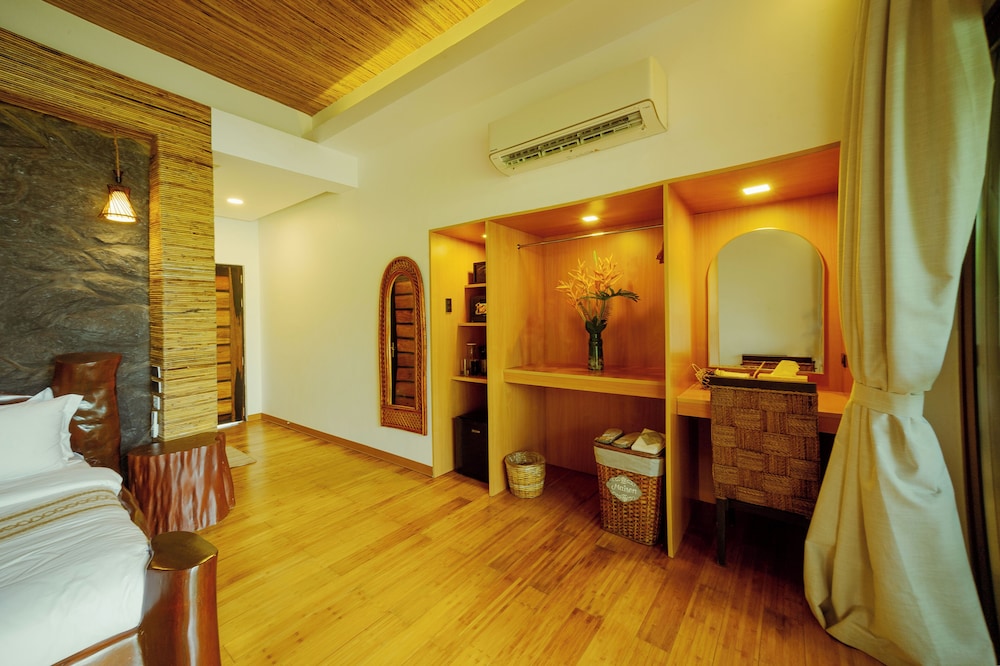 the resort bayview hotel