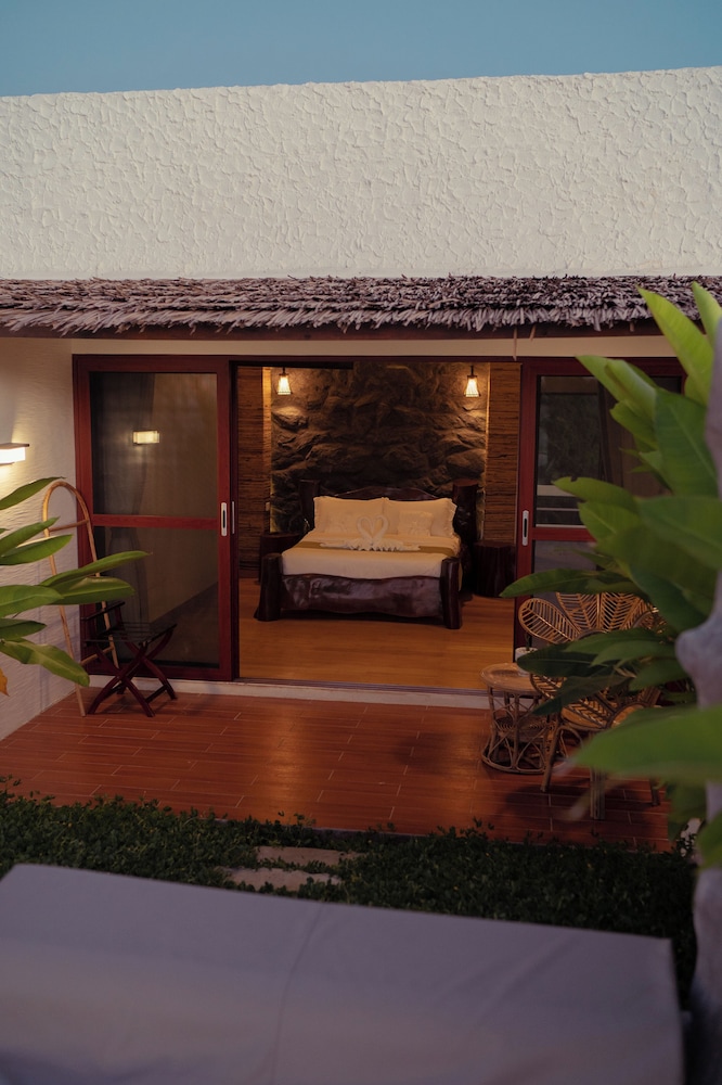 the resort bayview hotel