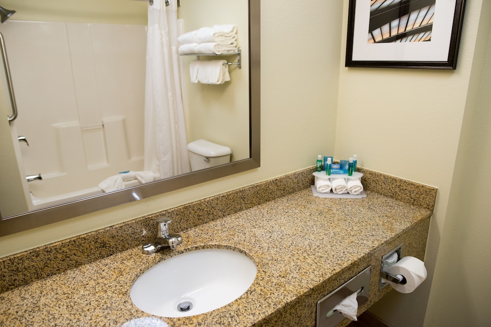 holiday inn express hotel and suites chanhassen by ihg